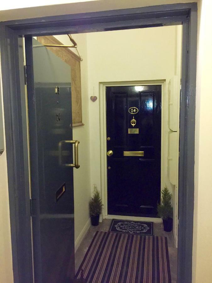 The Bonnie Bide Awa' Apartment Edinburgh Bagian luar foto